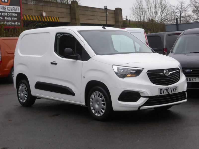 VAUXHALL COMBO 2300 SPORTIVE L1 SWB WITH ONLY 30.000 MILES,AIR CONDITIONING,PARKING SENSORS,CRUISE CONTROL AND MORE - 2780 - 3