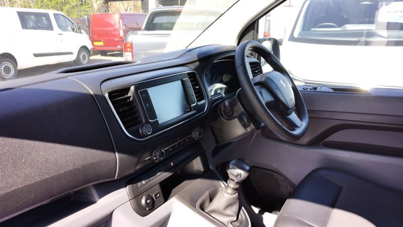 PEUGEOT EXPERT 2.0 BLUEHDI PROFESSIONAL IN SILVER/GREY WITH ONLY 47.000 MILES,AIR CONDITIONING,PARKING SENSORS AND MORE *** DEPOSIT TAKEN *** - 2848 - 15