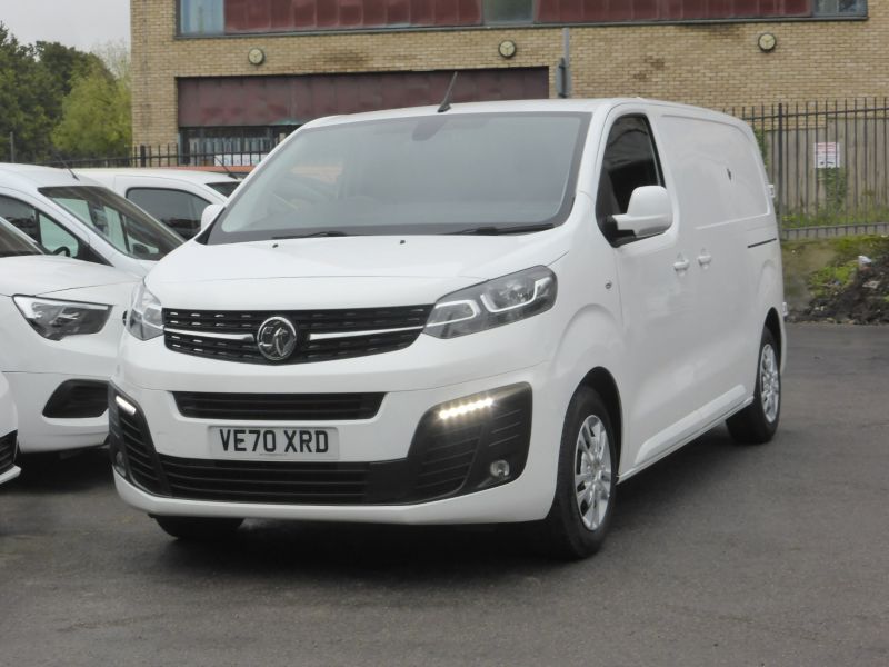 VAUXHALL VIVARO 2700 SPORTIVE L1 SWB WITH SAT NAV,AIR CONDITIONING,PARKING SENSORS AND MORE - 2748 - 23