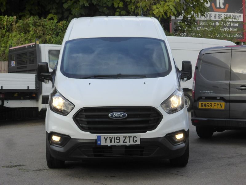 FORD TRANSIT CUSTOM 300 L1 H2 SWB HIGH ROOF WITH AIR CONDITIONING,FRONT+REAR PARKING SENSORS,RACKING SYSTEM AND MORE - 2747 - 21