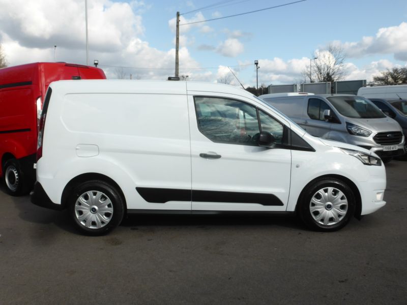 FORD TRANSIT CONNECT 220 TREND AUTOMATIC L1 SWB WITH ONLY 41.000 MILES,SAT NAV,AIR CONDITIONING,REAR CAMERA,PARKING SENSORS + MORE  - 2827 - 9