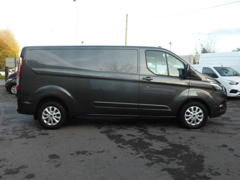 FORD TRANSIT CUSTOM 300 LIMITED ECOBLUE L2 LWB IN GREY WITH ONLY 27.000 MILES, AIR CONDITIONING,PARKING SENSORS,HEATED SEATS AND MORE - 2759 - 10