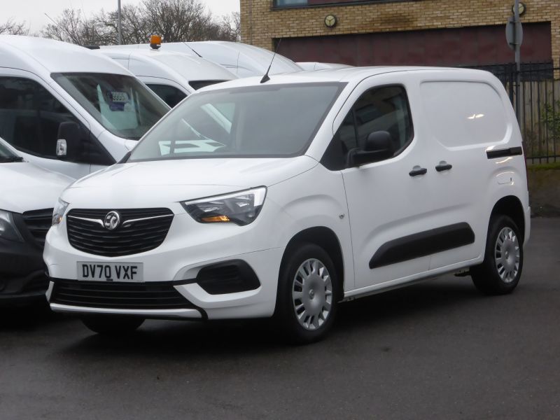 VAUXHALL COMBO 2300 SPORTIVE L1 SWB WITH ONLY 30.000 MILES,AIR CONDITIONING,PARKING SENSORS,CRUISE CONTROL AND MORE - 2780 - 22