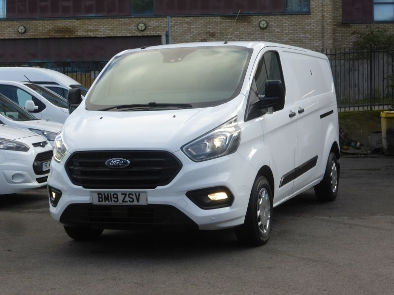 FORD TRANSIT CUSTOM 300 TREND L2 H1 LWB WITH ONLY 56.000 MILES,AIR CONDITIONING,PARKING SENSORS,CRUISE CONTROL,BLUETOOTH AND MORE - 2744 - 20