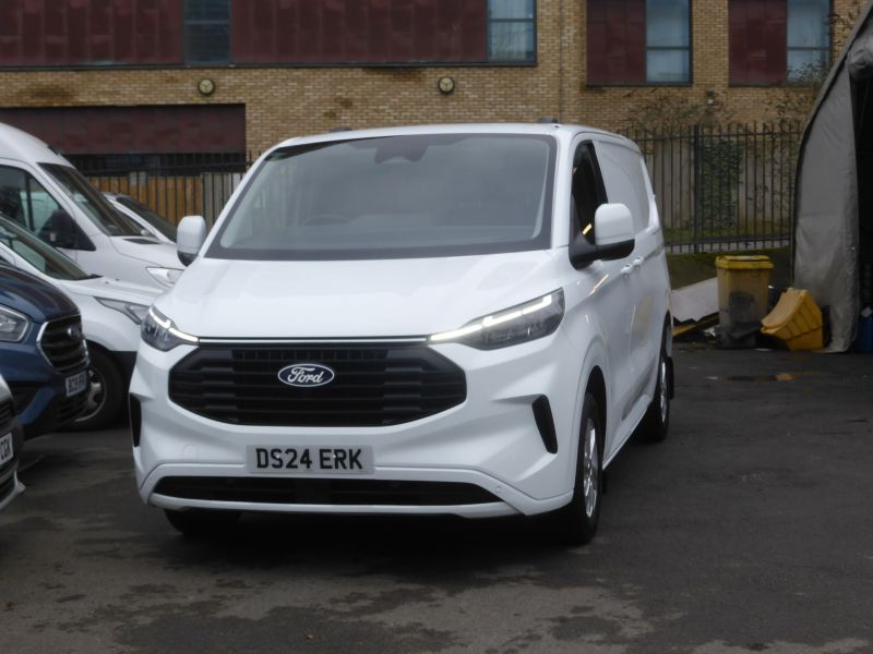 FORD TRANSIT CUSTOM 300 LIMITED ECOBLUE L1 SWB WITH 14.000 MILES,AIR CONDITIONING,REAR PARK ASSIST CAMERA,PARKING SENSORS AND MORE *** SOLD *** - 2811 - 7