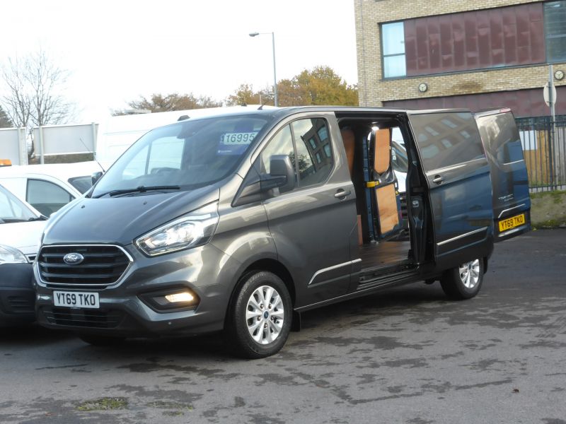 FORD TRANSIT CUSTOM 300 LIMITED ECOBLUE L2 LWB IN GREY WITH ONLY 27.000 MILES, AIR CONDITIONING,PARKING SENSORS,HEATED SEATS AND MORE - 2759 - 2