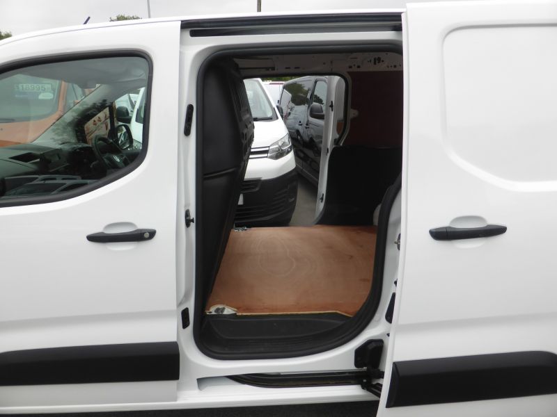 VAUXHALL COMBO 2300 SPORTIVE L2 LWB WITH ONLY 35.000 MILES,AIR CONDITIONING,PARKING SENSORS **** SOLD ****    - 2735 - 11