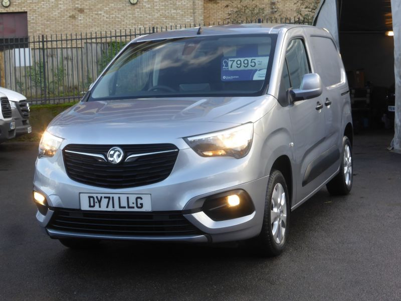 VAUXHALL COMBO 2000 GRIFFIN EDITION L1 SWB IN SILVER,ALLOY WHEELS,AIR CONDITIONING,PARKING SENSORS AND MORE - 2802 - 18