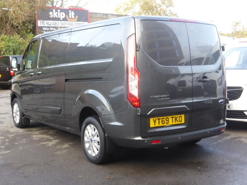 FORD TRANSIT CUSTOM 300 LIMITED ECOBLUE L2 LWB IN GREY WITH ONLY 27.000 MILES, AIR CONDITIONING,PARKING SENSORS,HEATED SEATS AND MORE - 2759 - 5