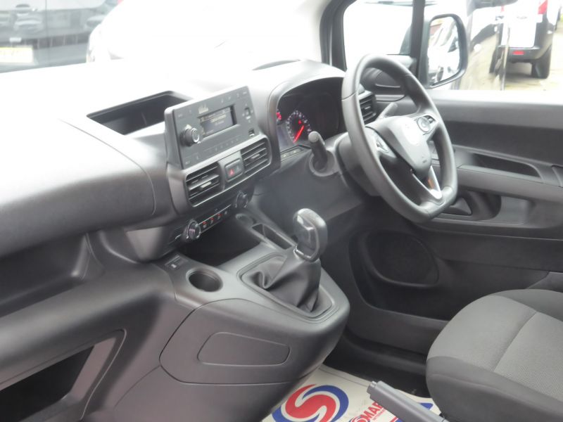 VAUXHALL COMBO 2300 SPORTIVE L1 SWB WITH ONLY 66.000 MILES,AIR CONDITIONING,PARKING SENSORS,BLUETOOTH AND MORE - 2794 - 12