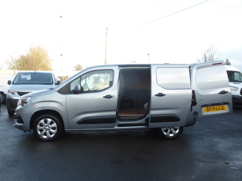 VAUXHALL COMBO 2000 GRIFFIN EDITION L1 SWB IN SILVER,ALLOY WHEELS,AIR CONDITIONING,PARKING SENSORS AND MORE - 2802 - 10